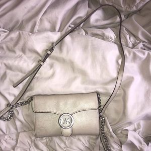 Micheal Kors Wallet Crossbody Bag